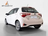 Usado Toyota Yaris Hybrid Advance 100 CV (73 kW) 2018 Blanco Berlina