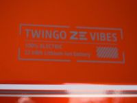 Usado Renault Twingo Vibes 62 kW (85 CV) 2021 Naranja valencia Utilitario