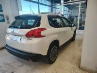 Usado Peugeot 2008 Allure 120 CV (88 kW) 2015 Blanco SUV