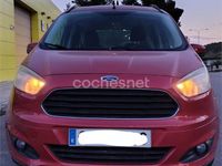 Usado Ford Tourneo Courier Trend 100 CV (73 kW) 2014 Rojo Monovolumen