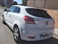 Usado Kia ProCeed 90 CV (66 kW) 2012 Blanco Utilitario