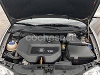 Usado Seat Ibiza 100 CV (73 kW) 2003 Gris / plata Utilitario