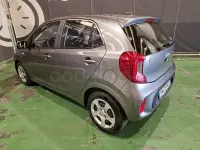 Usado Kia Picanto 67 CV (49 kW) 2023 Gris / plata Utilitario