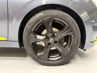 Usado Nissan Micra 92 CV (67 kW) 2022 Gris Utilitario