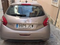 Usado Peugeot 208 GT-line 120 CV (88 kW) 2015 Gris / plata Utilitario