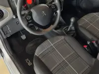 Usado Peugeot 108 Active 82 CV (60 kW) 2018 Gris