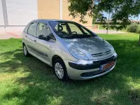 Usado Citroën Xsara Picasso Exclusive 110 CV (80 kW) 2010 Gris / plata Monovolumen