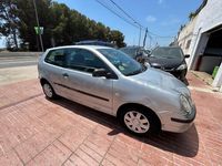 Usado VW Polo Conceptline 65 CV (47 kW) 2002 Gris / plata Berlina