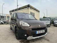 Usado Peugeot Partner Tepee Outdoor 115 CV (84 kW) 2014 Marrón Monovolumen