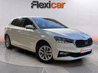 Usado Skoda Fabia Selection 95 CV (69 kW) 2024 Blanco Utilitario