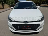 Usado Hyundai i20 84 CV (61 kW) 2016 Blanco Berlina