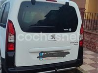 Usado Peugeot Partner Tepee Active 100 CV (73 kW) 2016 Blanco Monovolumen