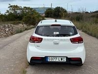 Usado Kia Rio 84 CV (61 kW) 2022 Blanco Berlina