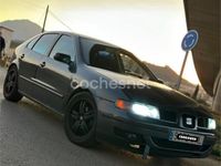 Usado Seat Leon 110 CV (80 kW) 2001 Gris / plata Berlina