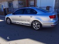 Usado VW Jetta Advance 105 CV (77 kW) 2011 Gris / plata Berlina