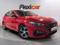 Usado Hyundai i30 120 CV (88 kW) 2022 Rojo Berlina