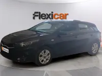 Usado Kia Ceed 101 CV (74 kW) 2021 Negro Utilitario