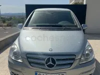 Usado Mercedes B180 109 CV (80 kW) 2011 Gris / plata Utilitario