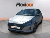 Usado Hyundai i20 101 CV (74 kW) 2023 Gris Utilitario