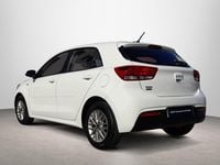 Usado Kia Rio 84 CV (61 kW) 2023 Blanco Berlina