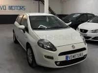 Usado Fiat Punto Pop 77 CV (56 kW) 2014 Blanco Utilitario