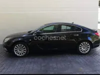 Usado Opel Insignia Cosmo 130 CV (95 kW) 2010 Negro Berlina