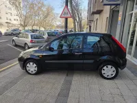 Usado Ford Fiesta Ambiente 70 CV (51 kW) 2008 Negro Utilitario
