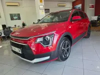 Usado Kia Niro 141 CV (103 kW) 2022 Rojo SUV