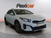 Usado Kia XCeed 101 CV (74 kW) 2024 Blanco SUV