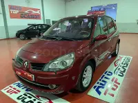 Usado Renault Scénic II Privilege 130 CV (95 kW) 2008 Granate Monovolumen