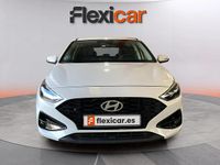 Usado Hyundai i30 101 CV (74 kW) 2024 Blanco Berlina
