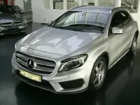 Usado Mercedes GLA180 122 CV (89 kW) 2016 Plateado SUV