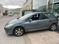 Usado Peugeot 307 90 CV (66 kW) 2007 Plateado Utilitario