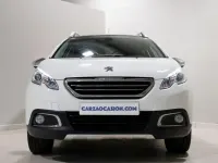 Usado Peugeot 2008 Allure 120 CV (88 kW) 2015 Blanco SUV