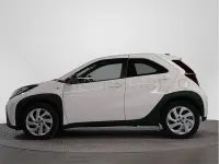 Usado Toyota Aygo X Play 72 CV (52 kW) 2025 Blanco SUV