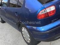 Usado Seat Leon Stella 110 CV (80 kW) 2005 Azul Utilitario