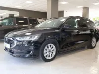 Usado Ford Focus Trend 120 CV (88 kW) 2022 Negro Familiar