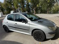 Usado Peugeot 206 75 CV (55 kW) 2002 Gris / plata Berlina