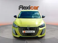 Usado Peugeot 208 Allure 101 CV (74 kW) 2025 Amarillo Utilitario