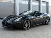 Usado Ferrari California 460 CV (338 kW) 2013 Negro Descapotable