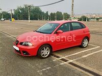 Usado Seat Ibiza Reference 100 CV (73 kW) 2006 Rojo Berlina