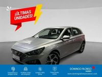 Usado Hyundai i30 120 CV (88 kW) 2022 Plateado Berlina
