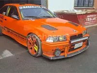 Usado BMW 325 170 CV (125 kW) 1992 Naranja Berlina
