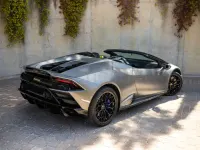 Usado Lamborghini Huracán 640 CV (470 kW) 2023 Gris / plata Descapotable