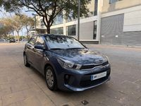 Usado Kia Rio 84 CV (61 kW) 2017 Gris / plata Berlina
