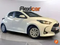 Usado Toyota Yaris Comfort 72 CV (52 kW) 2023 Blanco Utilitario
