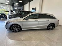 Usado Mercedes CLA220 Shooting Brake AMG line 177 CV (130 kW) 2017 Gris Familiar