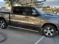 Usado RAM 1500 401 CV (294 kW) 2023 Gris / plata Pickup/Camioneta