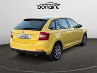 Usado Skoda Rapid Ambition 86 CV (63 kW) 2014 Amarillo Berlina