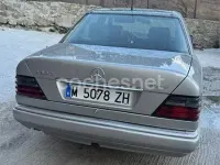 Usado Mercedes E300 136 CV (100 kW) 1994 Beige Berlina